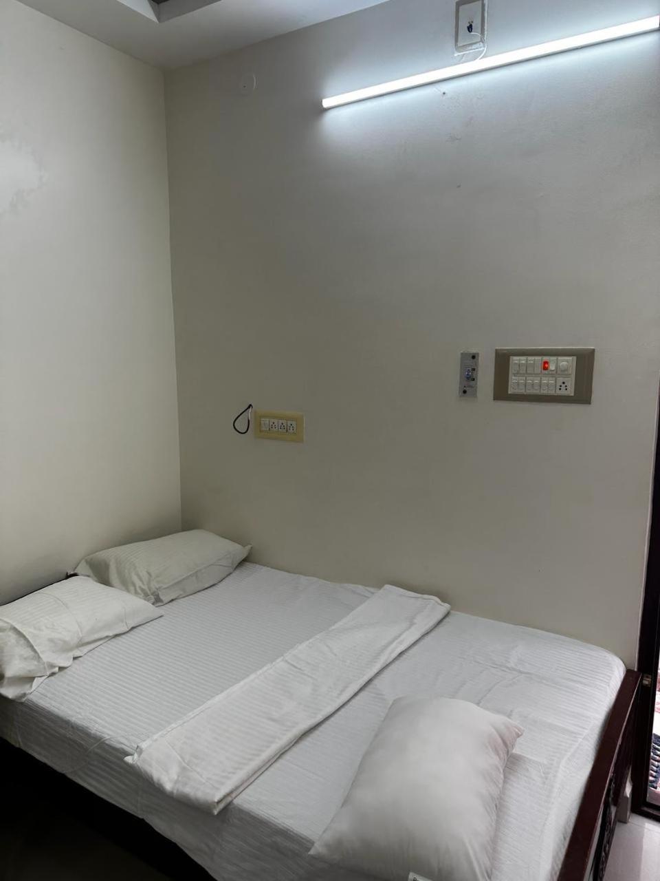 Temple View Home Stay Tiruvannāmalai エクステリア 写真